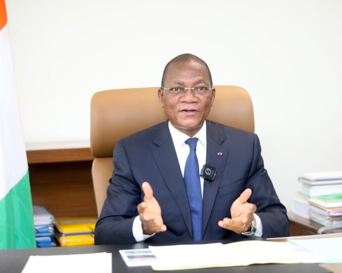 photo ministre Bruno Kone