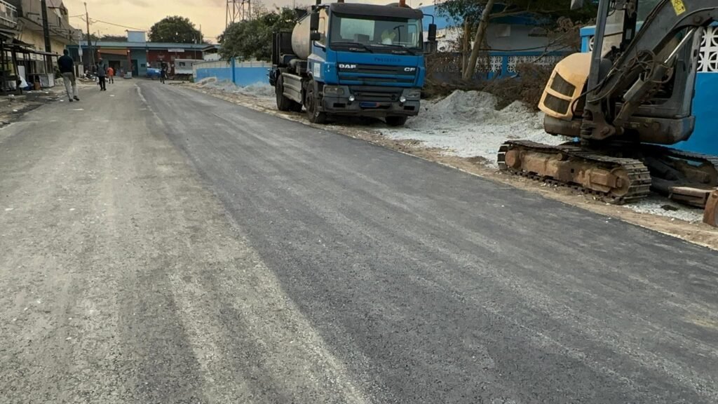 Abobo en pleine transformation : Les travaux de réhabilitation de la voie carrefour 4 étagés - CHR arrivent à leur terme 6 phpto bitume 5