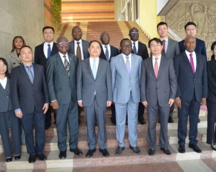 Coopération Sino- ivoirienne : Paulin-Claude DANHO échange avec une délégation de l’Association du Peuple Chinois pour l’Amitié avec l’Étranger 5 DANHO OK
