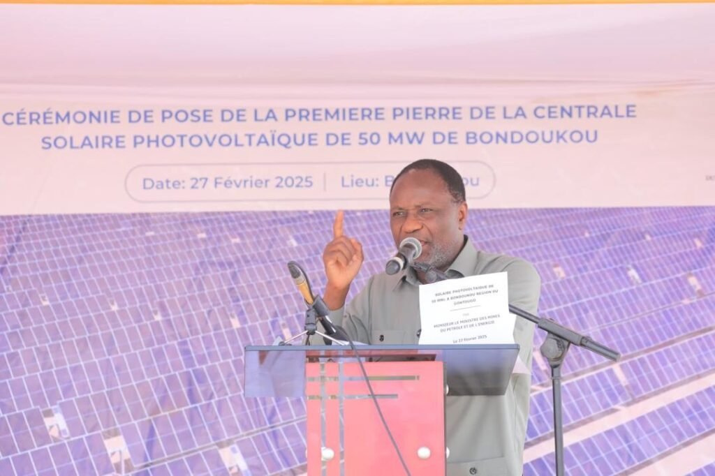 Énergies renouvelables : Pose de la première pierre d’une centrale photovoltaïque à Bondoukou 4 photo ministre 4