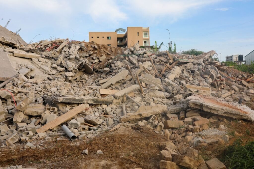 Sécurité urbaine : Démolition de bâtiments menaçants à Attécoubé et Songon 4 photo demolition 4