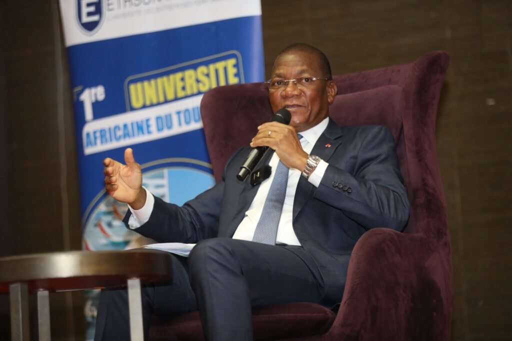 Cérémonie de graduation à Ethsun Institute : Bruno Koné partage son expérience, ses valeurs et exhorte les diplômés à l’excellence 2 Bruno 2 1