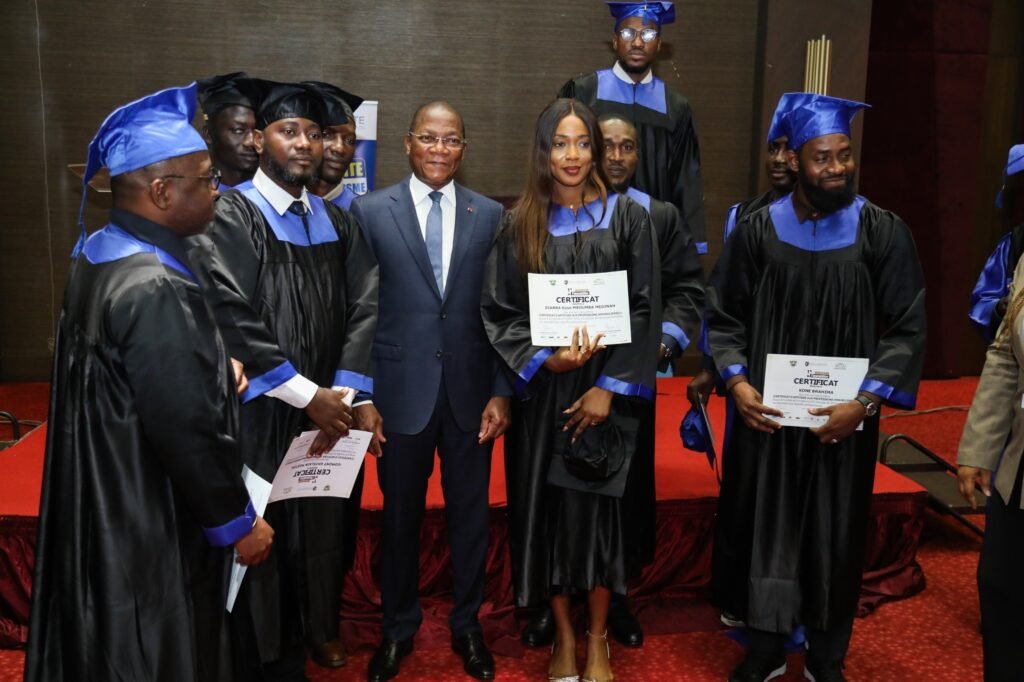 Cérémonie de graduation à Ethsun Institute : Bruno Koné partage son expérience, ses valeurs et exhorte les diplômés à l’excellence 4 Bruno 4 1
