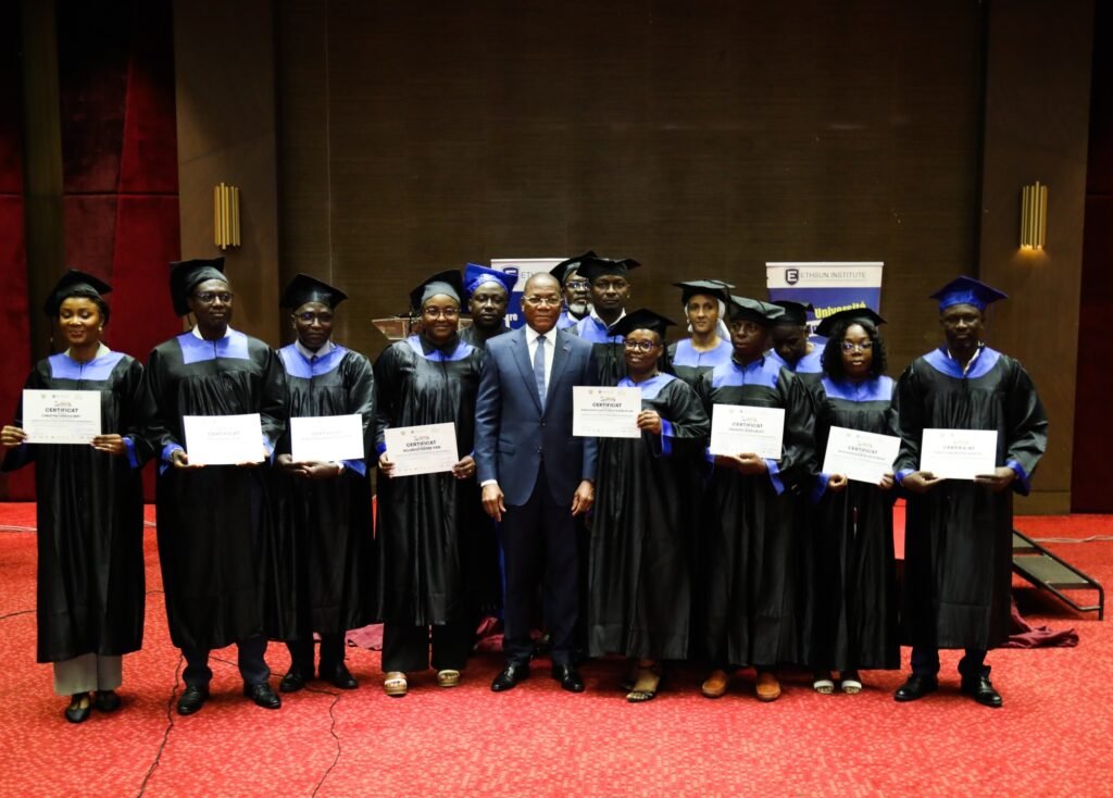 Cérémonie de graduation à Ethsun Institute : Bruno Koné partage son expérience, ses valeurs et exhorte les diplômés à l’excellence 6 Bruno 5 3