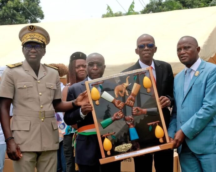 Pour ses actions remarquables dans la région du Worodougou : Le leadership de Bouaké Fofana récompensé à Séguéla par la FEMURED-CI 4 photo Co une 1