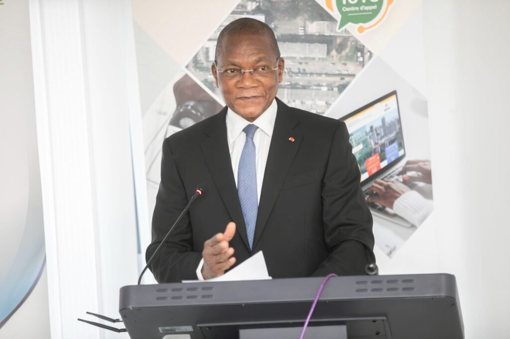 Renforcement des capacités foncières : Le SIGFU reçoit des équipements de géopositionnement de dernière génération 2 photo Nabagne 1 1