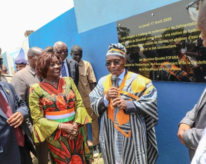 Inauguration d’une nouvelle station de traitement d'eau potable : Bouaké Fofana soulage les populations de de Boundiali 5 photo inauguration okay