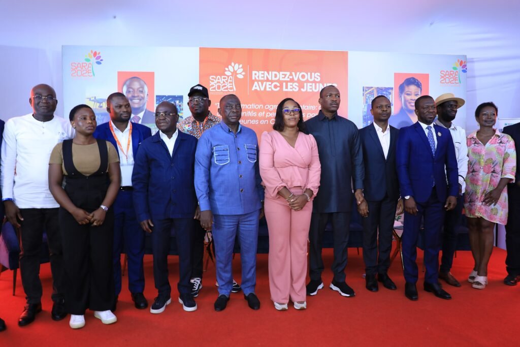 Développement des activités des Jeunes Agro-entrepreneurs en Côte d'Ivoire : Le PDC2V scelle un partenariat stratégique avec l'Agence Emploi Jeunes 2 PROJET