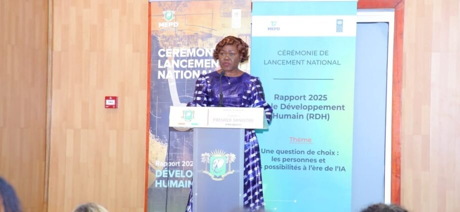 Développement Humain : Nialé Kaba lance officiellement le rapport national 2025 à Abidjan 1 photo Kaba 1 1