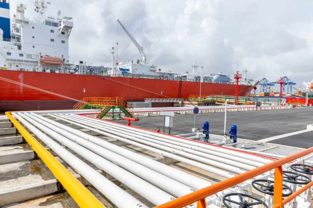Transformation énergétique : PETROCI Holding inaugure son nouveau quai à Vridi 4 photo petroci 2 1
