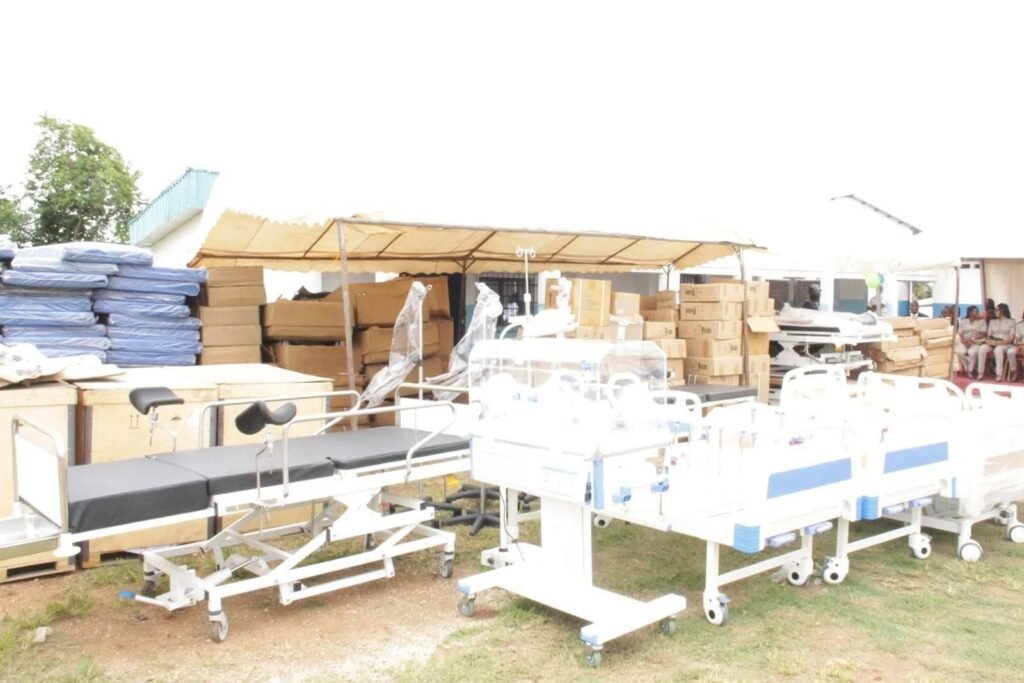 Equipement sanitaire : Kobenan Kouassi Adjoumani offre du matériel médical pour renforcer la santé régionale 4 photo sante 1