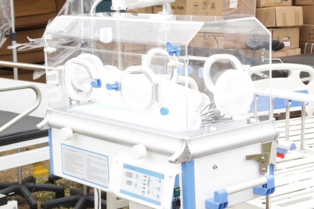 Equipement sanitaire : Kobenan Kouassi Adjoumani offre du matériel médical pour renforcer la santé régionale 3 photo sante 4