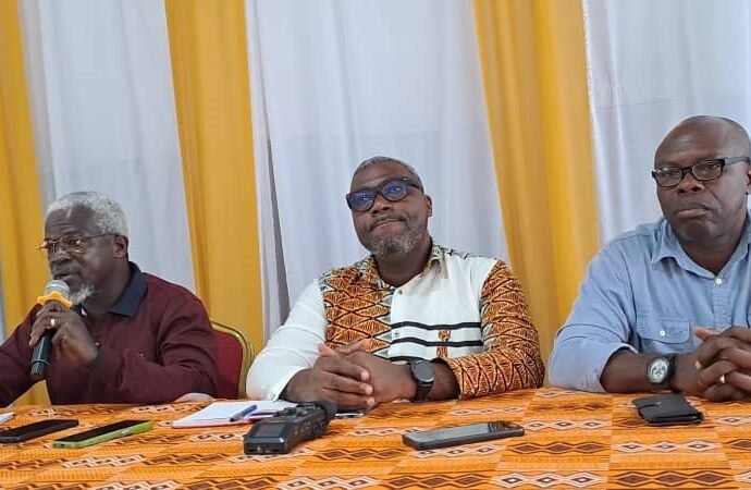 Cession d’Unilever Côte d’Ivoire : les employés dénoncent une “injustice sociale” et exigent le paiement de leurs droits conventionnels 4 photo syndi 2