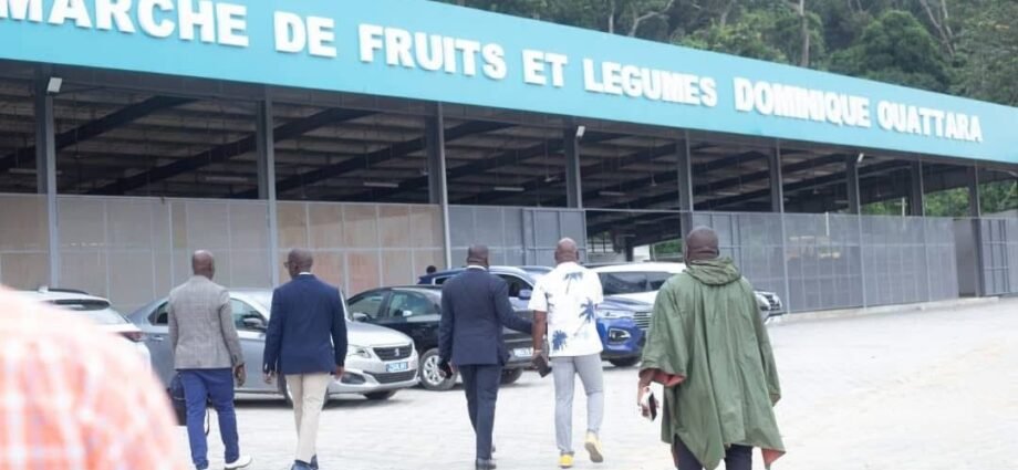 Marché de fruits et légumes Dominique Ouattara du Banco: le District Autonome d’Abidjan et la Maire du Plateau unissent leurs forces pour redynamiser le commerce de proximité 1 Banco 1