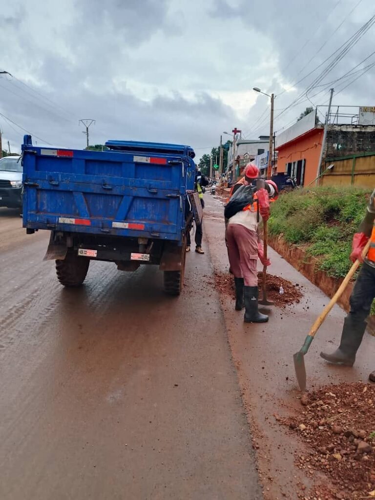 Grande opération de curage et de drainage : Bouaké Fofana et les acteurs urbains mobilisés pour des communes plus résilientes face aux inondations 2 photo curage 2