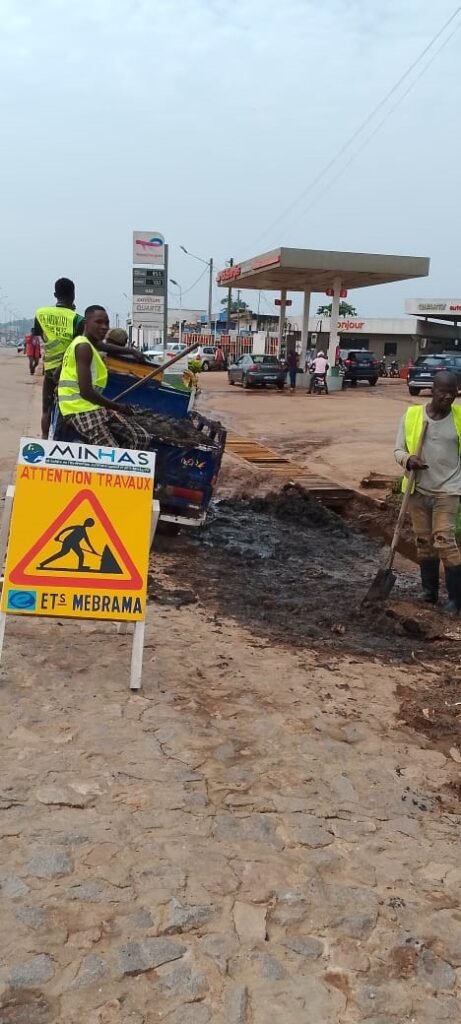 Grande opération de curage et de drainage : Bouaké Fofana et les acteurs urbains mobilisés pour des communes plus résilientes face aux inondations 5 photo curage 8
