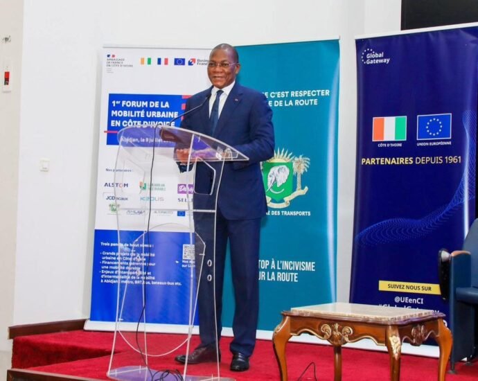 Forum de la mobilité urbaine en Côte d’Ivoire : Le ministre Bruno Koné présente la stratégie du MCLU 3 photo forum 4