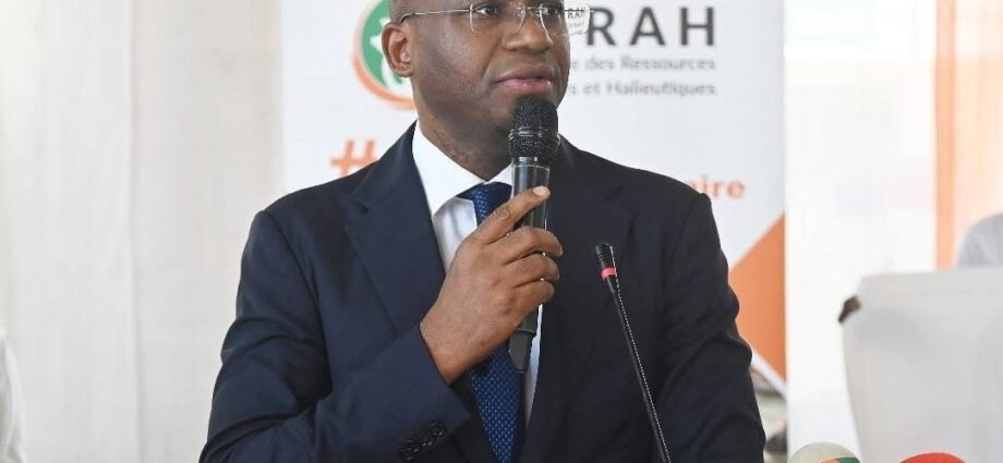 Pêche durable en Côte d’Ivoire : Le gouvernement prolonge le repos biologique en 2025 pour sauver ses ressources 1 photo ministre Sidi Toure