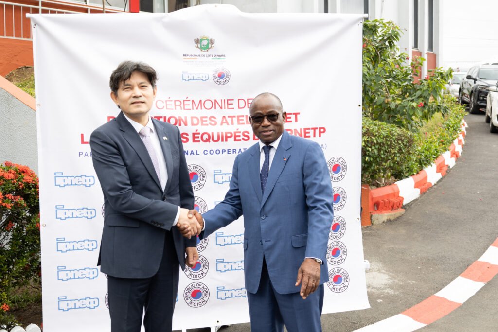 KOICA Offre des Laboratoires et des Ateliers à l'IPNETP 10 K13
