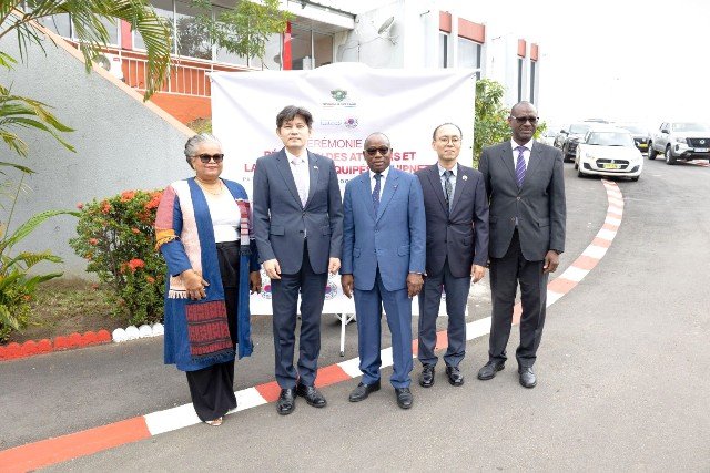 KOICA Offre des Laboratoires et des Ateliers à l'IPNETP 2 KOICA est l'Agence Coréenne de Coopération