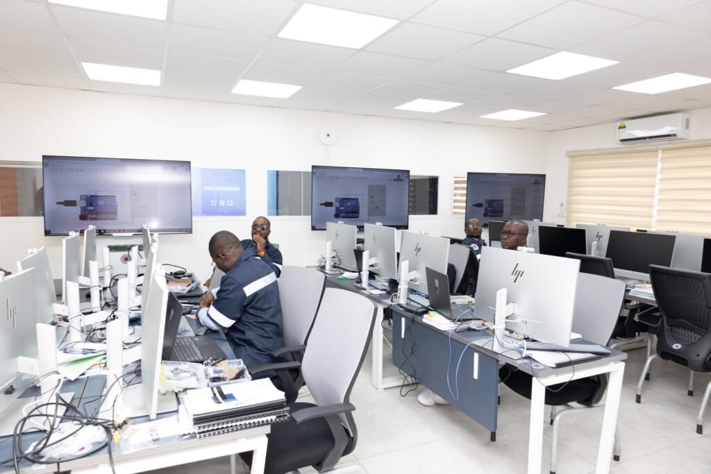 KOICA Offre des Laboratoires et des Ateliers à l'IPNETP 6 K5