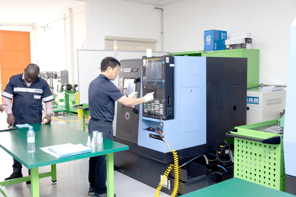 KOICA Offre des Laboratoires et des Ateliers à l'IPNETP 7 K6