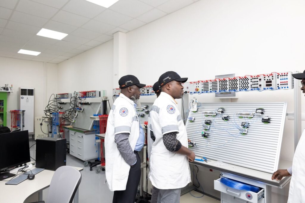 KOICA Offre des Laboratoires et des Ateliers à l'IPNETP 5 K7