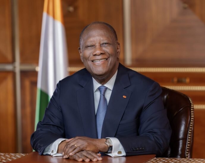 Revalorisation historique : La prime des fonctionnaires portée aux 2/3 du salaire de base dès janvier 2026 5 Ouattara 2