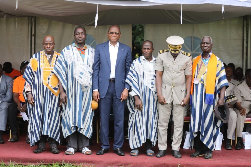 Caravane de l’ADU à Man : Bruno Koné aux populations : « Les réformes foncières ne sont pas contre vous, mais pour votre avenir » 5 photo Bruno Kone 5 1