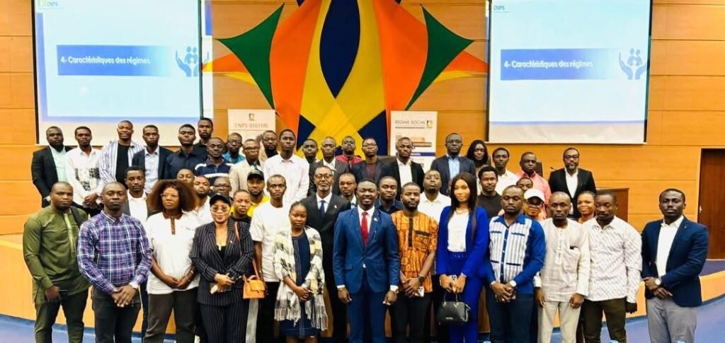 Formation CNPS : Des commerçants et jeunes entrepreneurs sensibilisés aux régimes RSTI/RCTI 5 photo Cnps 2