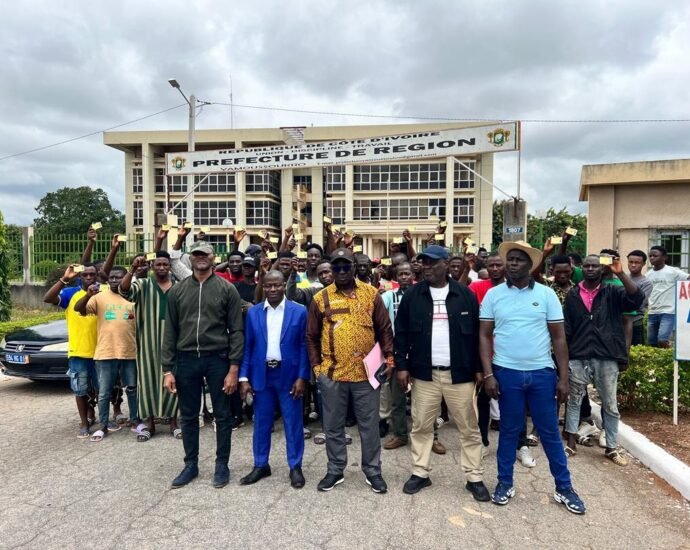 Café-cacao : les producteurs rejettent la désignation de l’ONPCC-CI comme représentant unique du collège des producteurs 8 photo prefecture 1