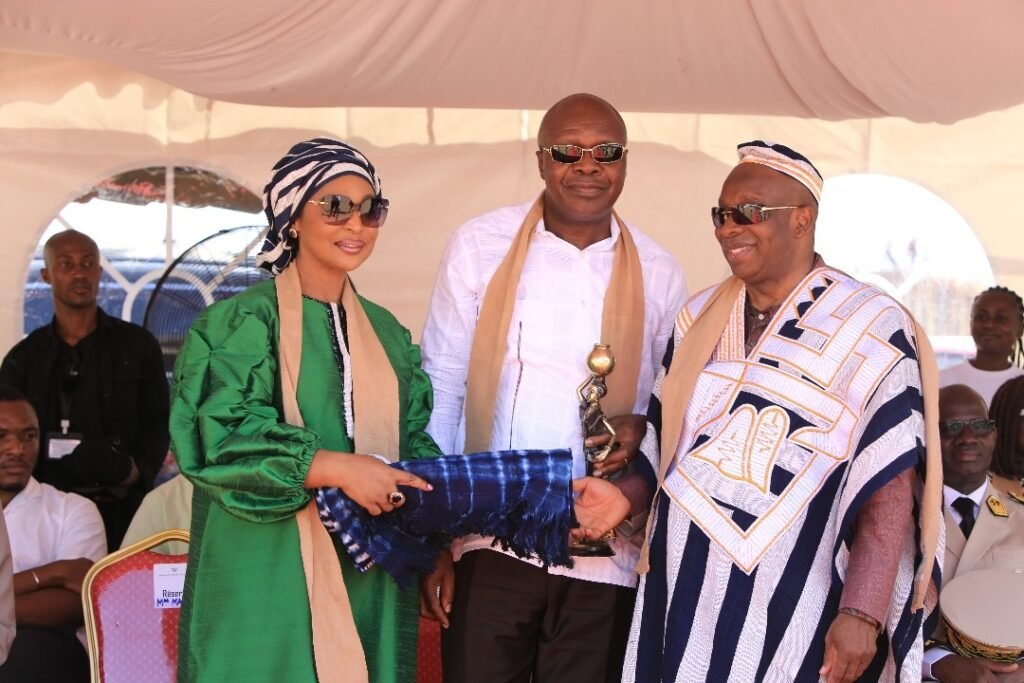 Développement touristique à Man : Le ministre Siandou Fofana dévoile une stratégie ambitieuse de développement 2 photo Man 2