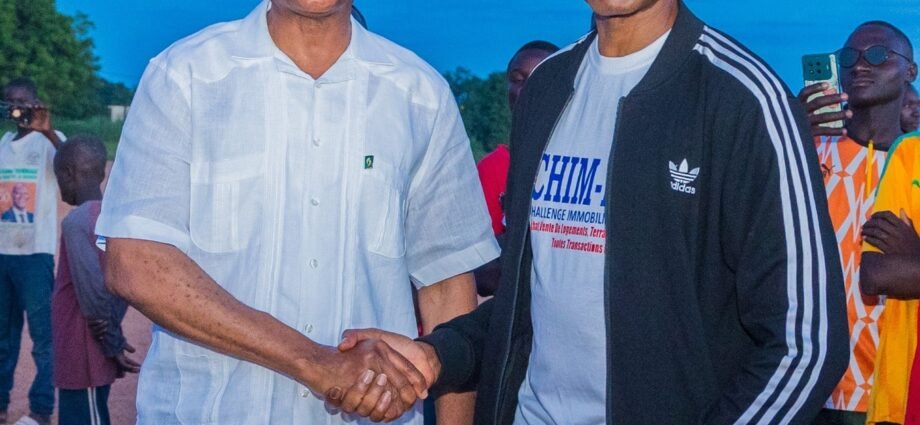 Tournoi « Children of Africa » à Kouto : Dr Yamoussa Coulibaly aux côtés de son frère, le ministre Bruno Koné, pour célébrer la cohésion sociale 1 photo fraternite 1
