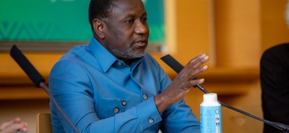 Ressources extractives : Sangafowa-Coulibaly expose le modèle économique ivoirien à Science Po Paris 1 TOF SANGAFOWA