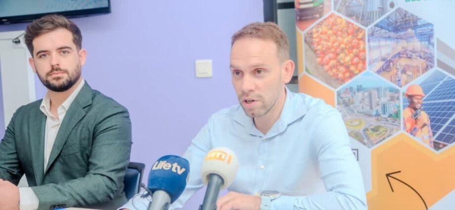 Financement de la croissance : la CDC-CI Capital injecte 800 millions FCFA dans JULAYA Côte d’Ivoire 1 photo contrat 1