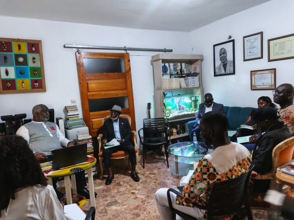 IvoiRégiE et la Poste de Côte d’Ivoire lancent le rézo 2025 : un partenariat stratégique pour démocratiser l’accès à la culture ivoirienne 3 photo poste 4