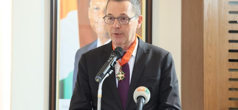 Coopération internationale : Sérgio Pimenta décoré pour sa contribution exceptionnelle au développement ivoirien 1 photo Serigo 1