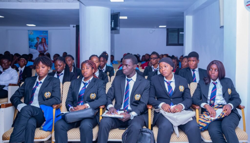 Leadership et développement national : Le DG de la SODEXAM partage sa vision pour l’aviation et la météorologie aux étudiants de l’Université Nord-Sud 4 photo Sodexam 2