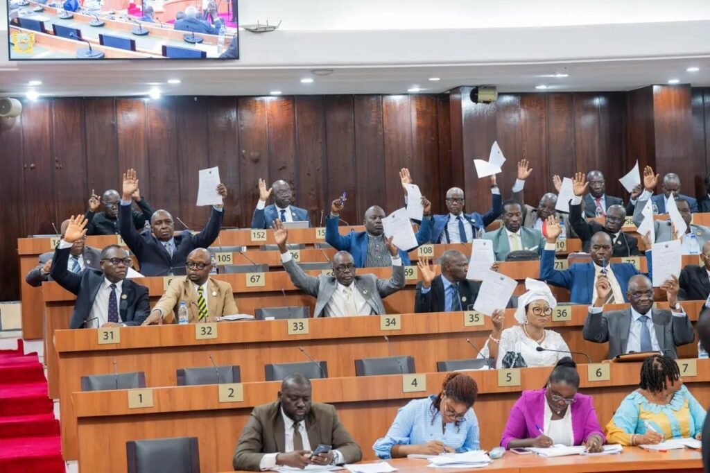 Budget 2026 de la Côte d’Ivoire : L’Assemblée nationale vote une hausse de 13,1 % 2 photo assemblee nationale 2