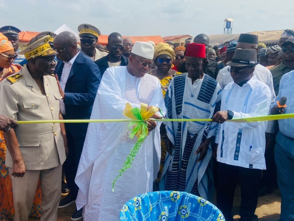 Programme eau pour tous : le ministre Amadou Coulibaly dote des villages de Korhogo de châteaux d’eau HVA 3 photo eau Korhogo 3
