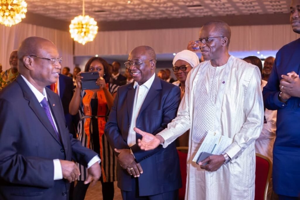 Hommage à sa Majesté Tiémoko Yadé Coulibaly : Une figure emblématique de la banque et l’assurance partage son expérience avec la jeune génération 4 photo hommage 2