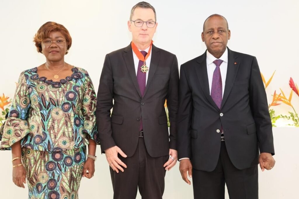 Coopération internationale : Sérgio Pimenta décoré pour sa contribution exceptionnelle au développement ivoirien 4 photo serigo 2