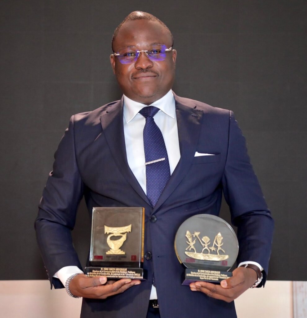 4ème édition des Awards de l'Économie : Check Aboubakar Koné remporte le Super Prix Or de l’Economie 2 photo trophee 6 1