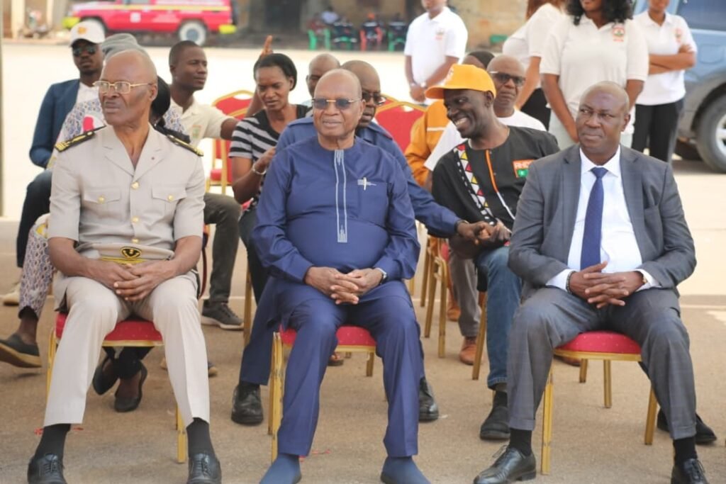 Hommage national à Sinématiali : Sa majesté Tiemoko YADE COULIBALY honoré par la CNHD 4 photo vieux 2
