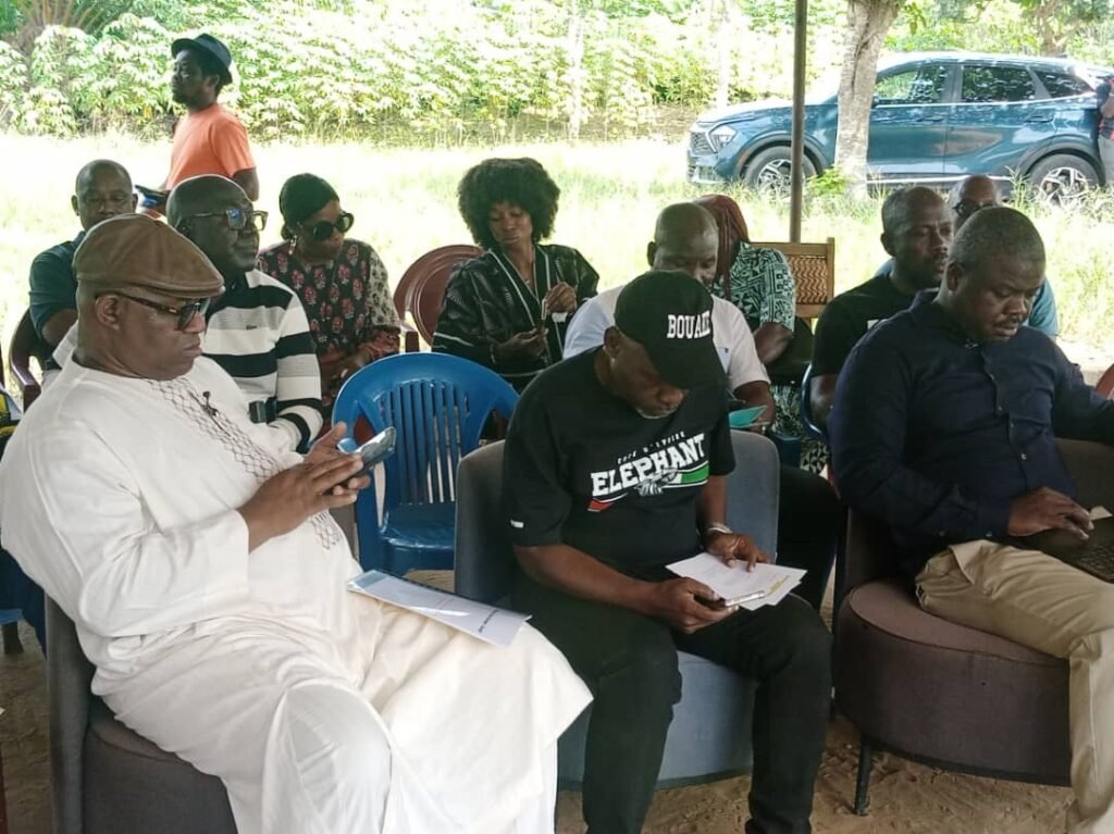 Akoupé-Zeudji : Touré Ahmed Bouah brandit des documents qui ébranlent Amon Amon Athanas 4 photo Zadji 1