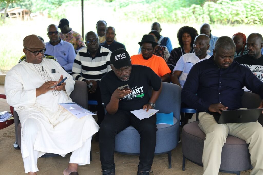 Akoupé-Zeudji : Touré Ahmed Bouah brandit des documents qui ébranlent Amon Amon Athanas 5 photo Zedji 5