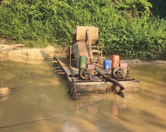 Rivière N’Zi : 7 dragues d’orpaillage illégal détruites 3 photo riviere 1