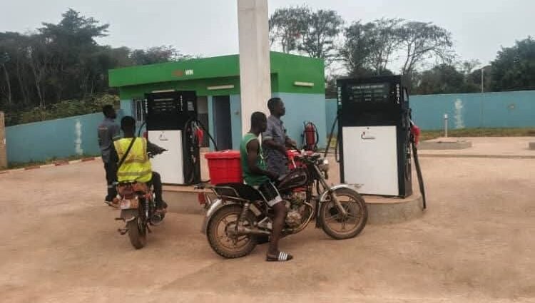 Hydrocarbure : Une nouvelle station-service ouvre ses portes à N’Zecrezessou 1 photo station 1