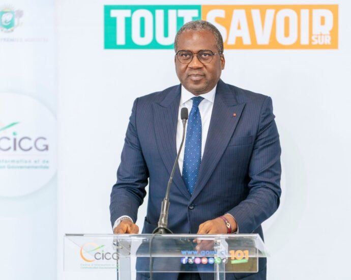 Transformation du service postal : La Poste de Côte d’Ivoire se repositionne au cœur de l’inclusion numérique et économique 8 photo Dg de la poste 1