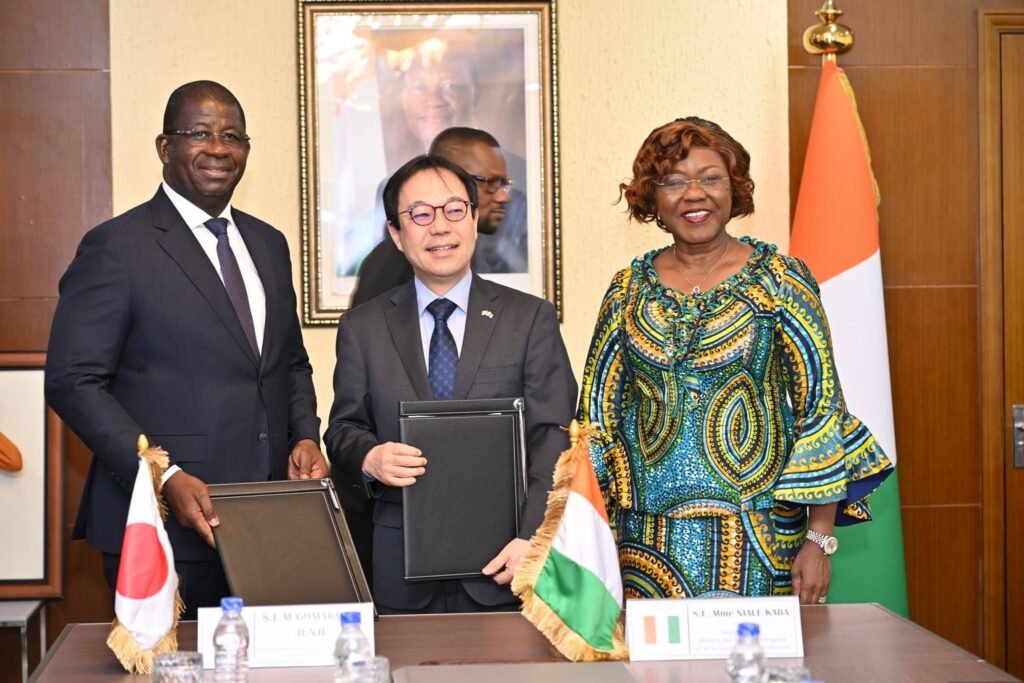 Coopération économique : Côte d’Ivoire et Japon lancent le « Projet d’amélioration des équipements d’entretien routier » 2 photo cooperation 1